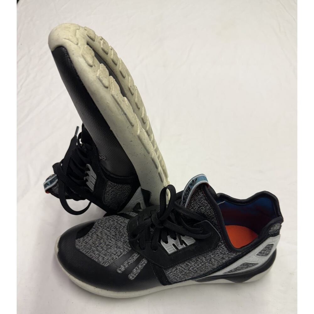 ADIDAS Originals Mens Sneakers Tubular Runner Sneakers  Size 10. Black And Gray